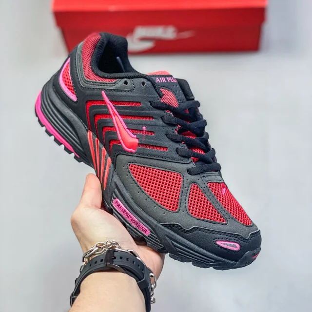 Nike Sneakers Mesh running with layered overlays product detail image 2