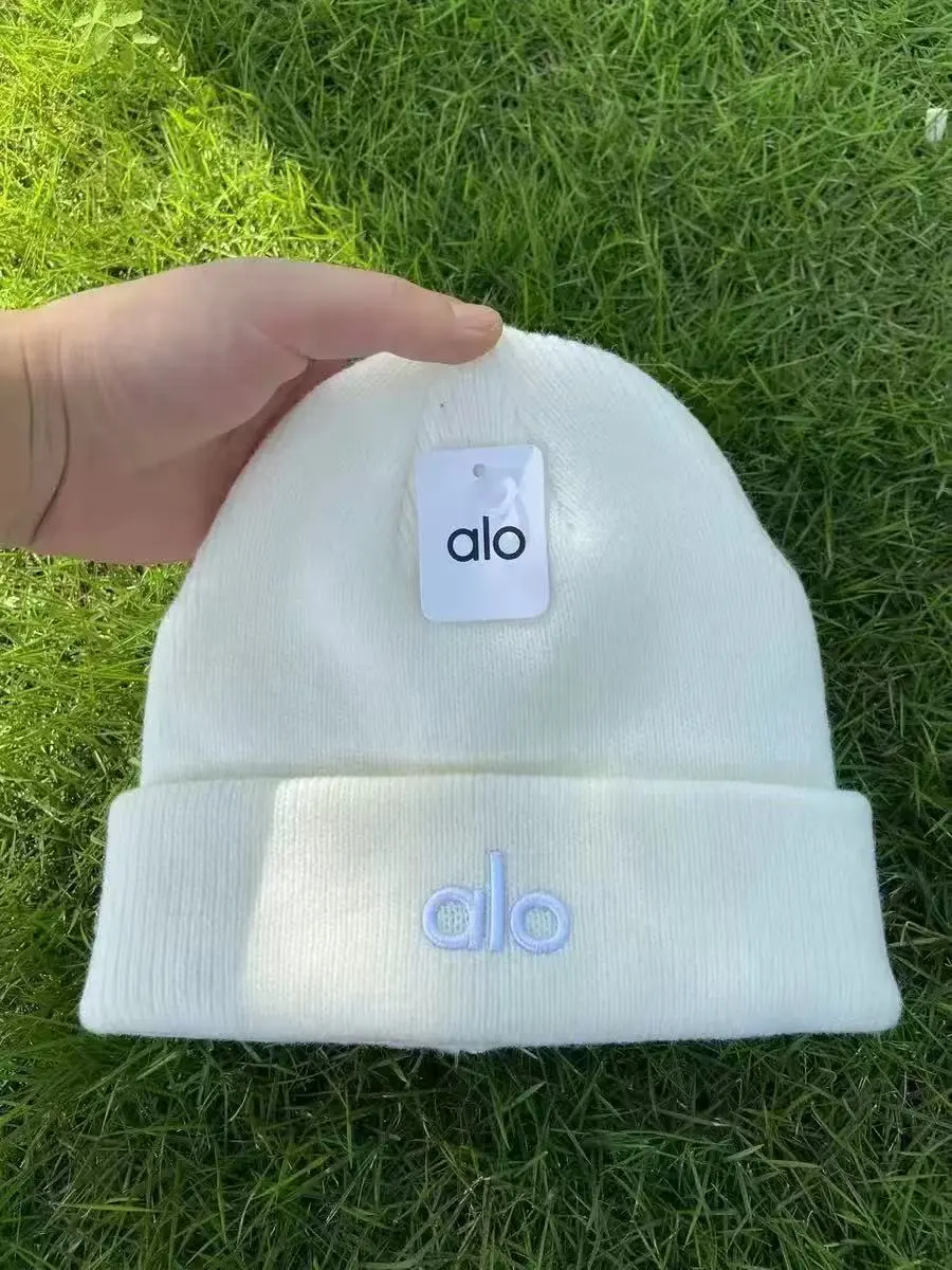 Alo Yoga Embroidered Ribbed Beanie