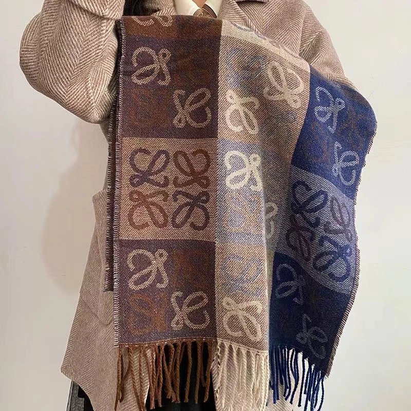 Cashmere Check Scarf photo 4