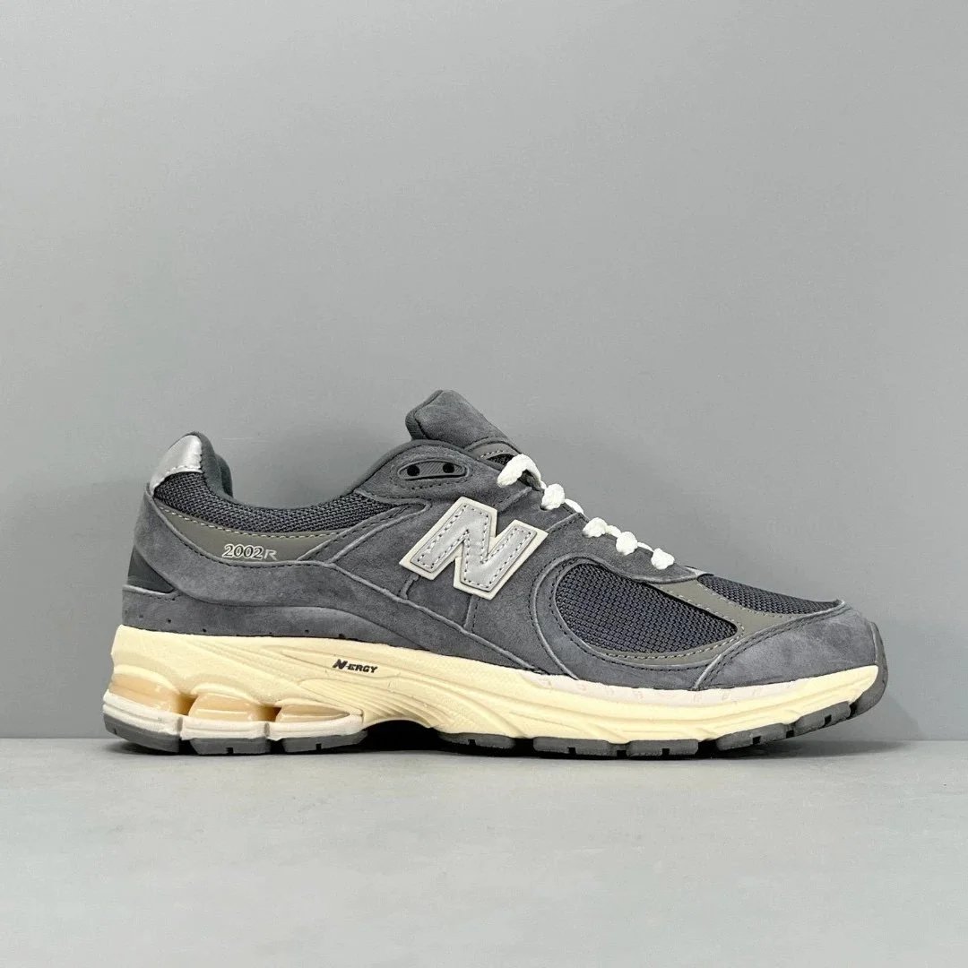 NB2002RHO Grey Carbon