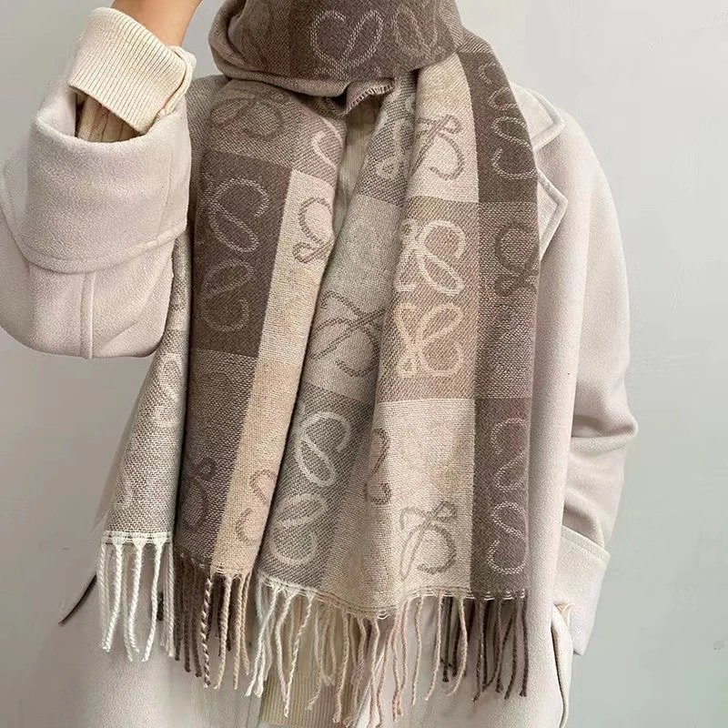 Cashmere Check Scarf photo 3