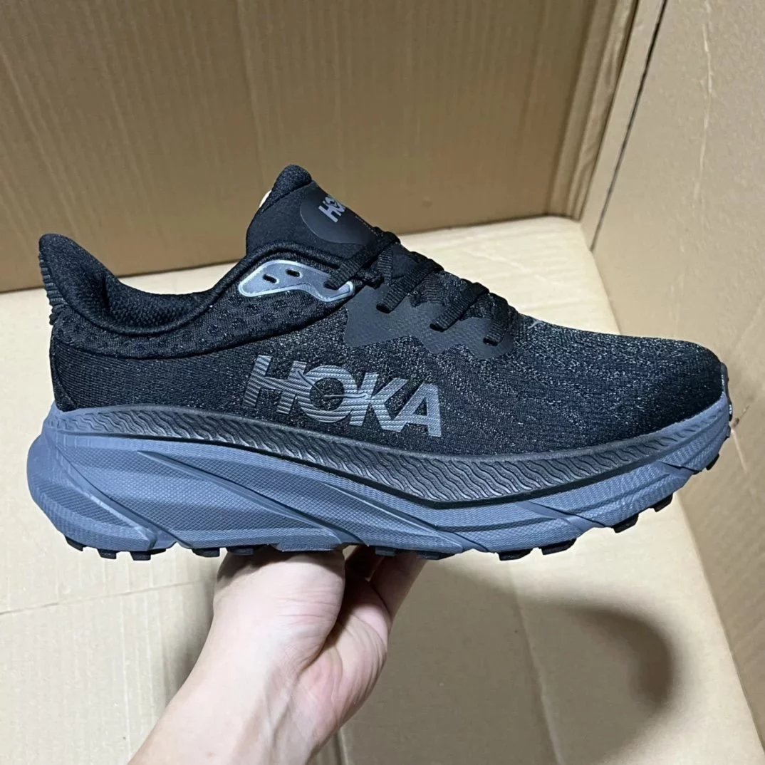 Black M4-HOKA004