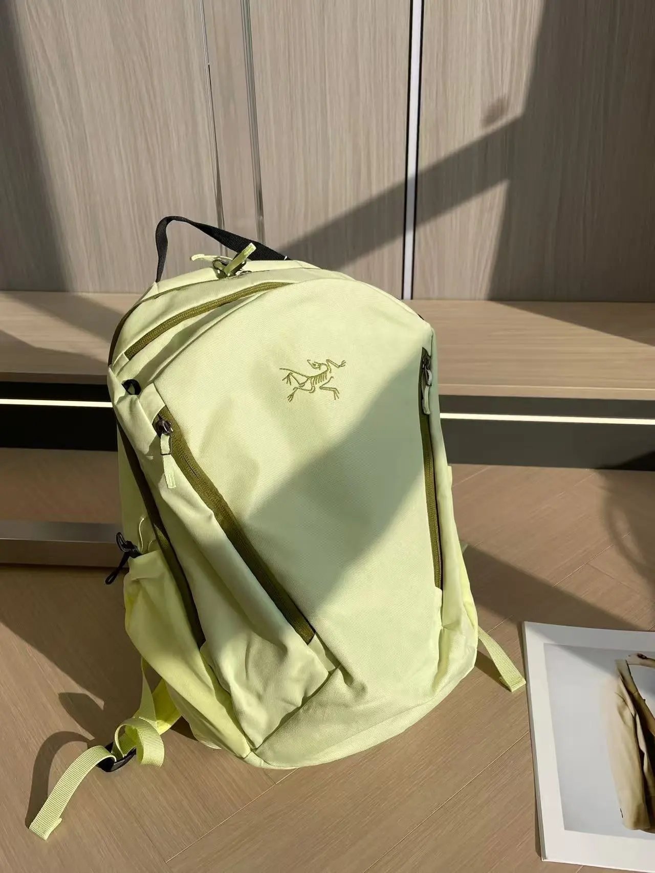 1125 # Radiant Yellow [26L]