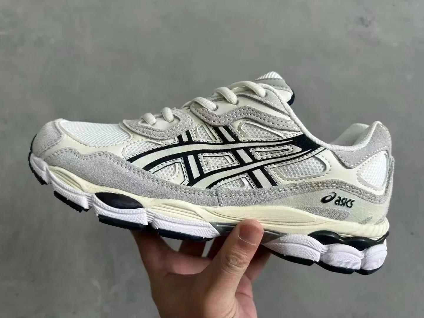 White Black 1203A788-101