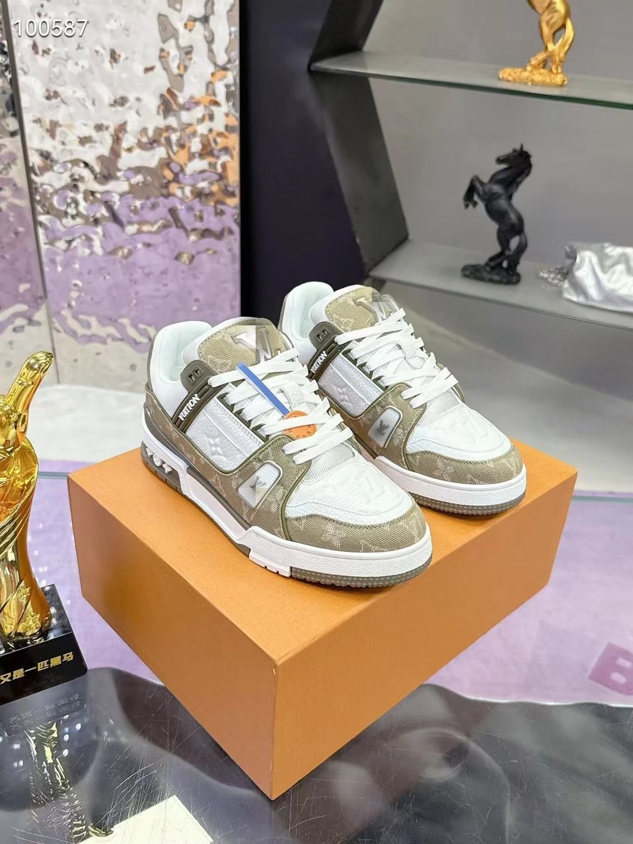 Louis Vuitton Trainer Low Beige White Sneakers - 15