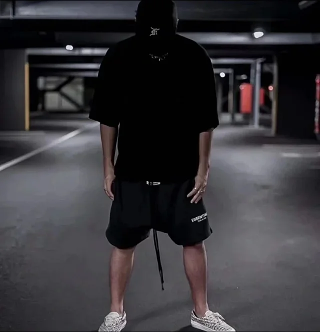 Fear of God Shorts ESSENTIALS logo drawstring product detail image 10