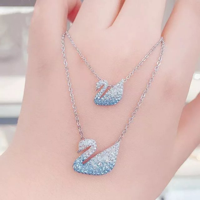 SWAROVSKI Necklace: seller detail photo 4
