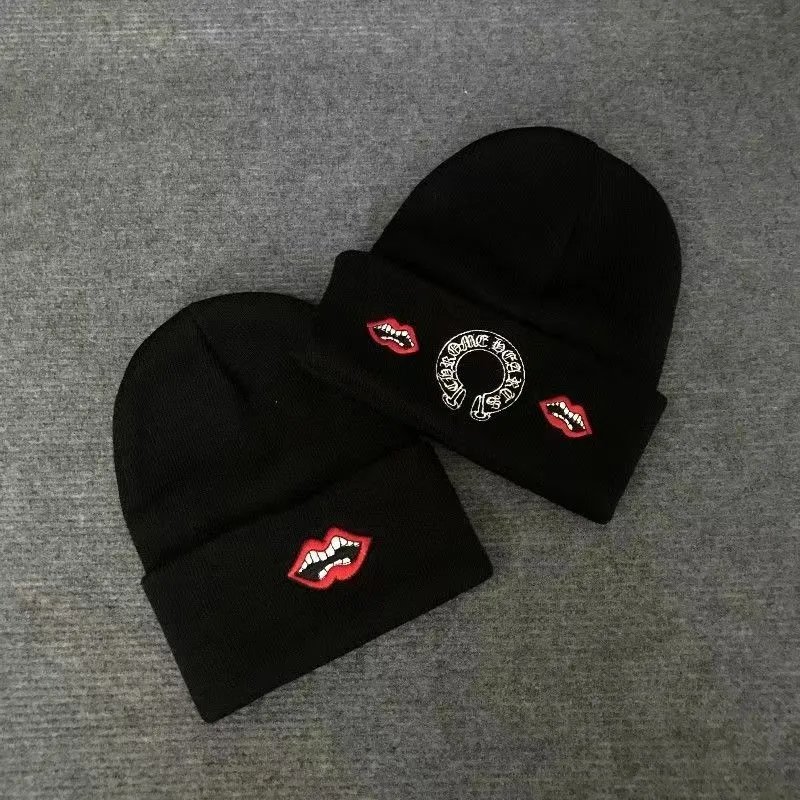 Design Floral Embroidered Beanie Black - 9