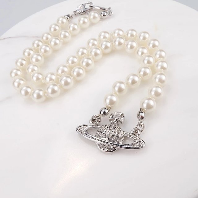 Vivienne Westwood Necklace: seller detail photo 10