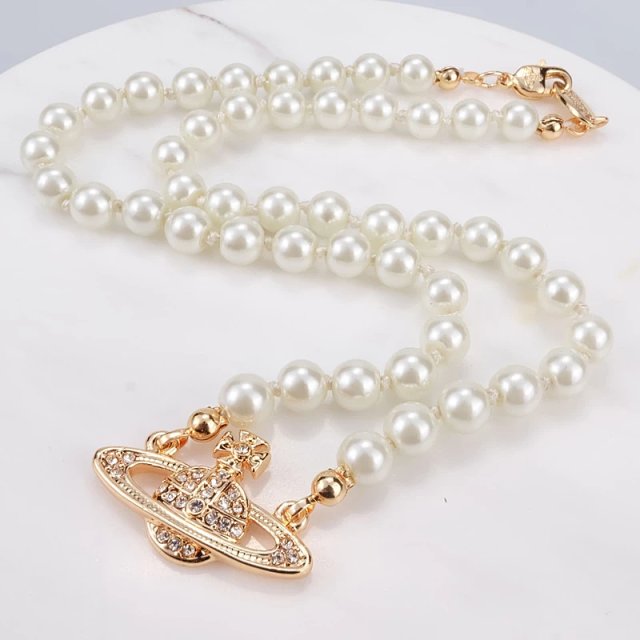 Vivienne Westwood Necklace: seller detail photo 10
