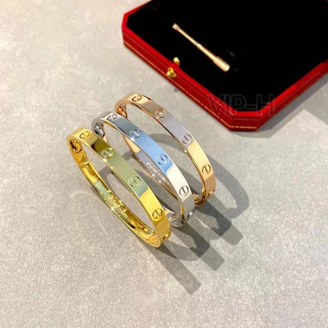 Fashionable bracelet: seller detail photo 2