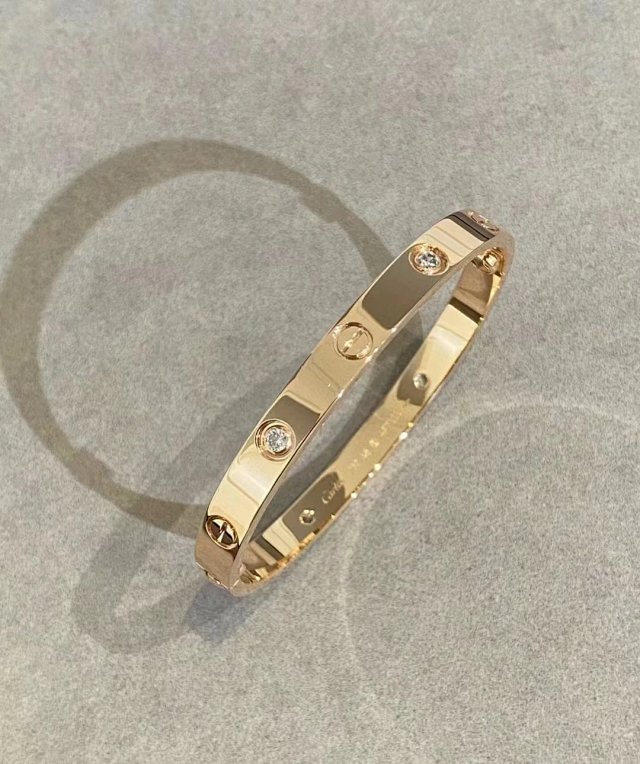 Cartier bracelets: seller detail photo 1