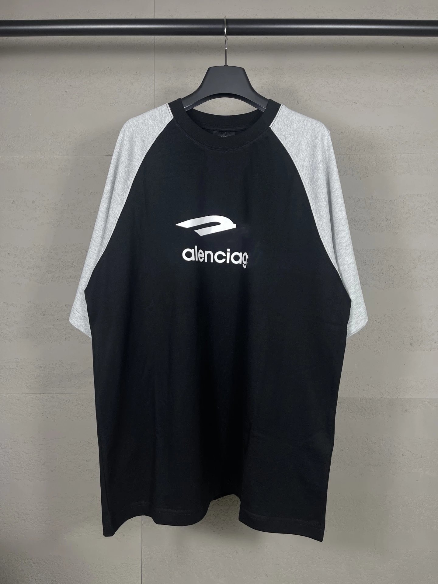 Black (3m letter classic logo print)