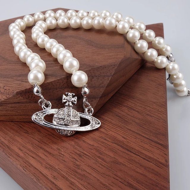 Vivienne Westwood Necklace: seller detail photo 9