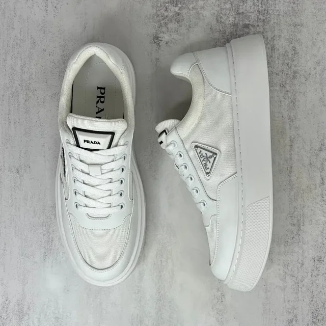 Prada Sneakers Low-top lace-up triangle-logo product detail image 2