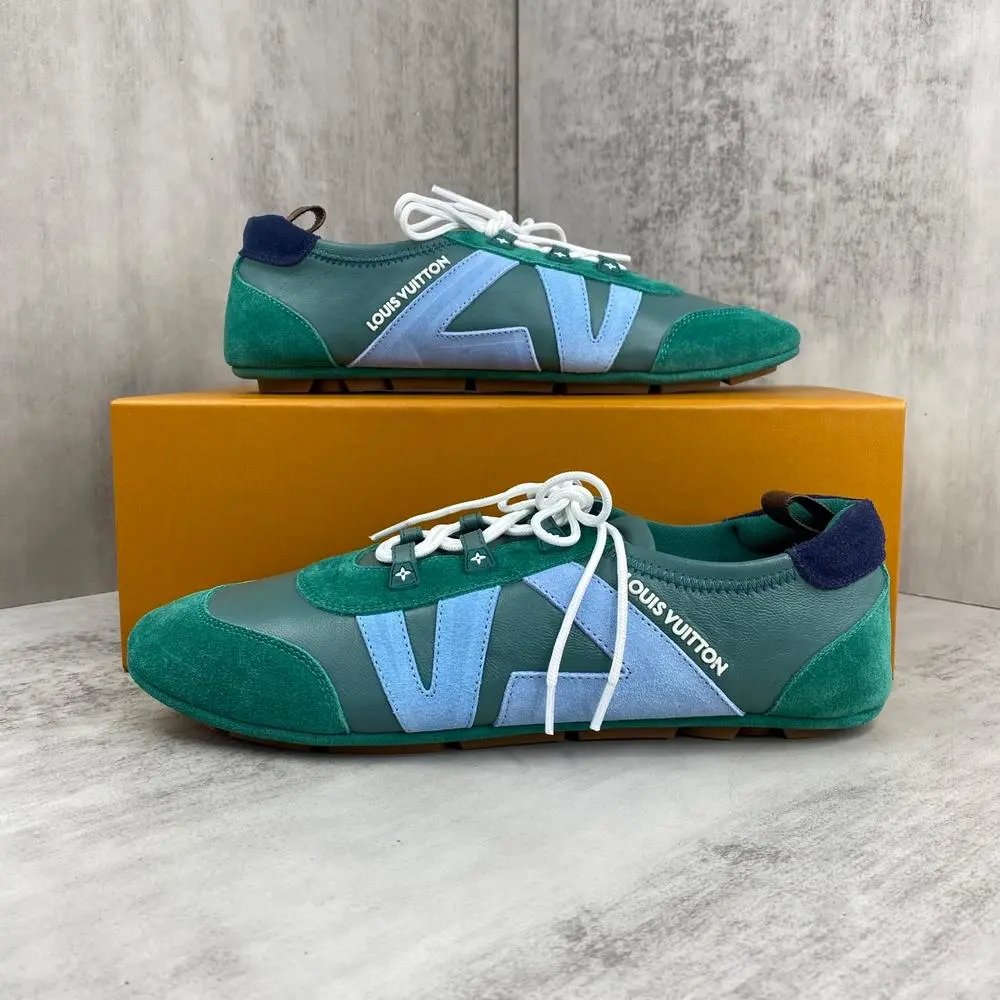 Louis Vuitton Sneakers Low-Top Lace-Up with Oversized LV Motif — Style 10