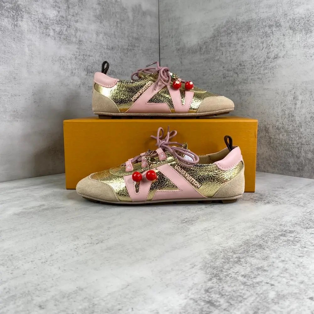 Louis Vuitton Sneakers Low-Top LV Logo image 8
