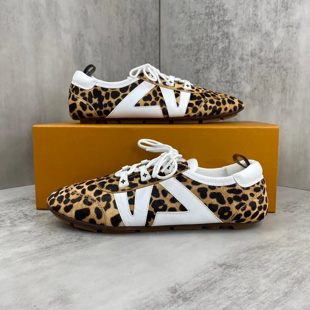 Louis Vuitton Sneakers Low-Top Lace-Up with Oversized LV Motif — Style 9