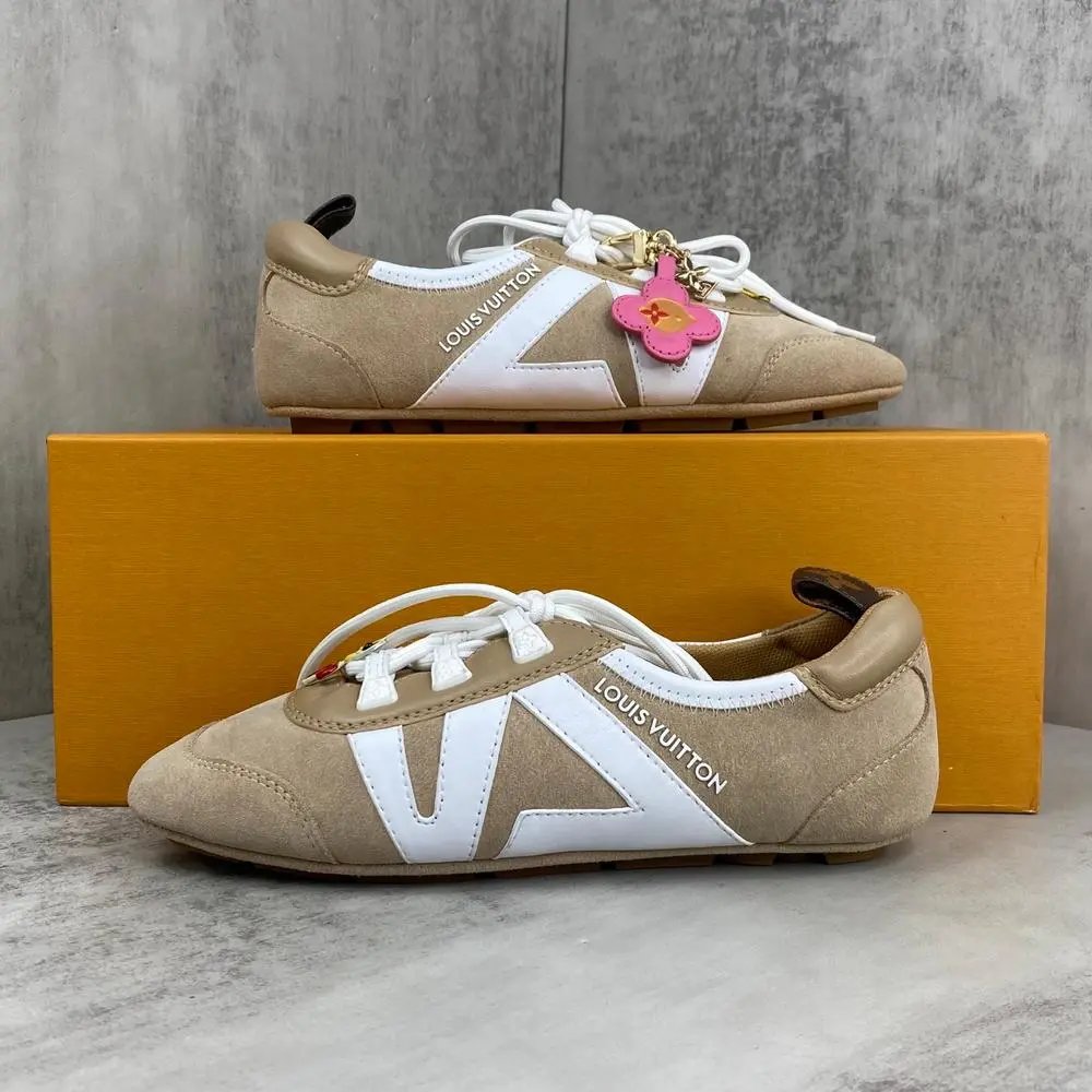 Louis Vuitton Sneakers Low-top lace-up LV logo with flower charm image 4