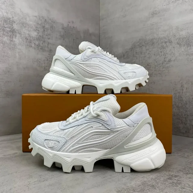 Louis Vuitton Sneakers LV Runner Tatic product detail image 2