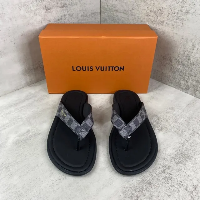 Louis Vuitton Slippers Thong product detail image 2