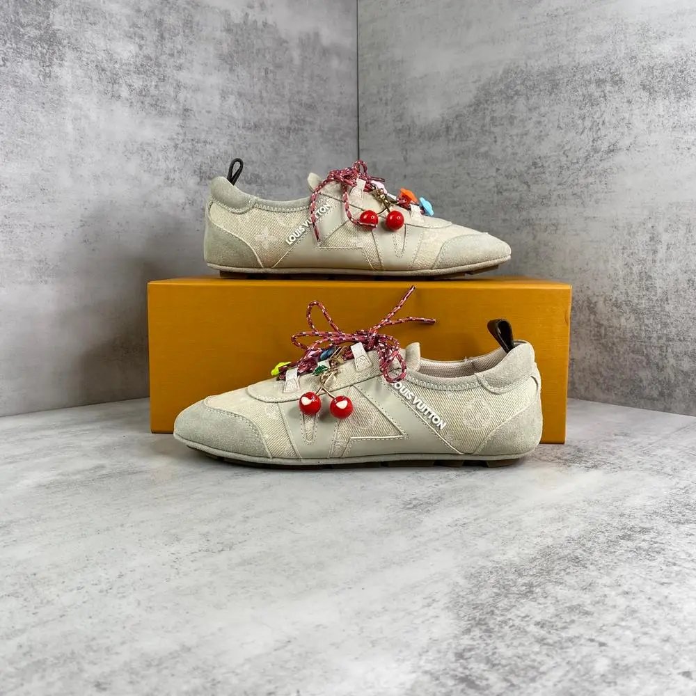 Louis Vuitton Sneakers Low-Top LV Logo — Style 7