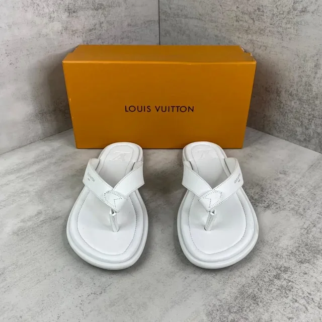 Louis Vuitton Slippers Thong product detail image 3