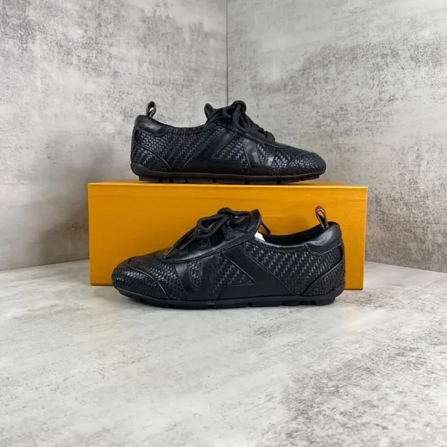 Louis Vuitton Sneakers Low-Top LV Logo product detail image 5
