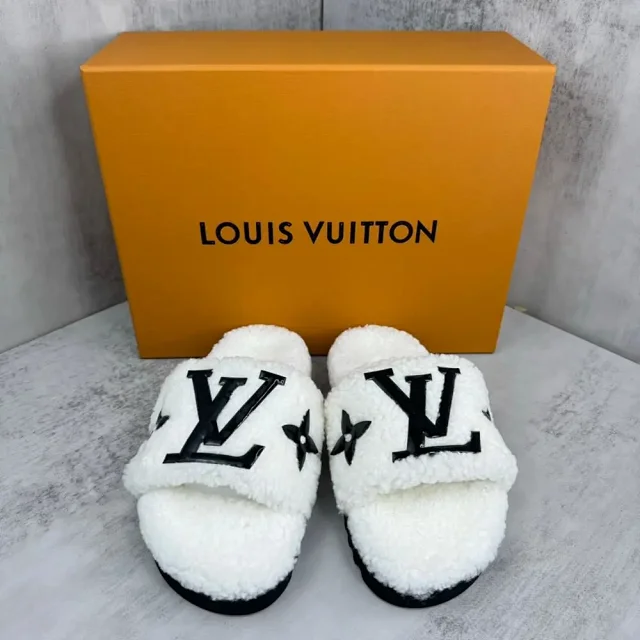 Louis Vuitton Slippers Shearling LV Monogram Slide product detail image 2