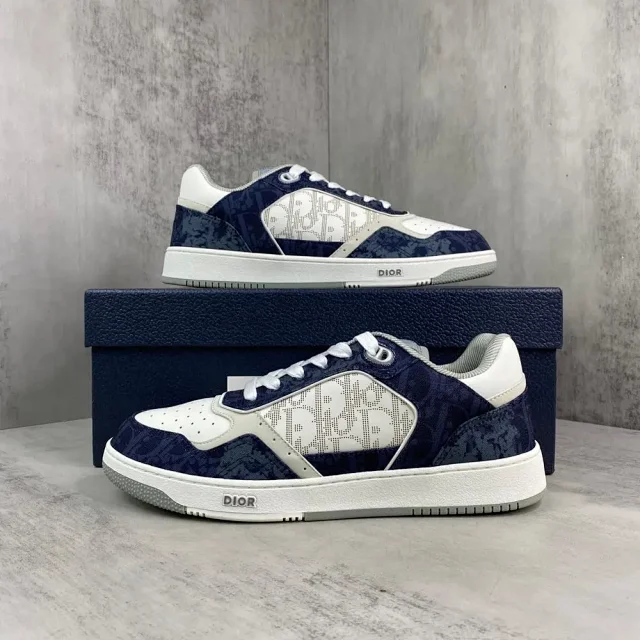 Dior Sneakers B27 low-top with Oblique panels product detail image 2