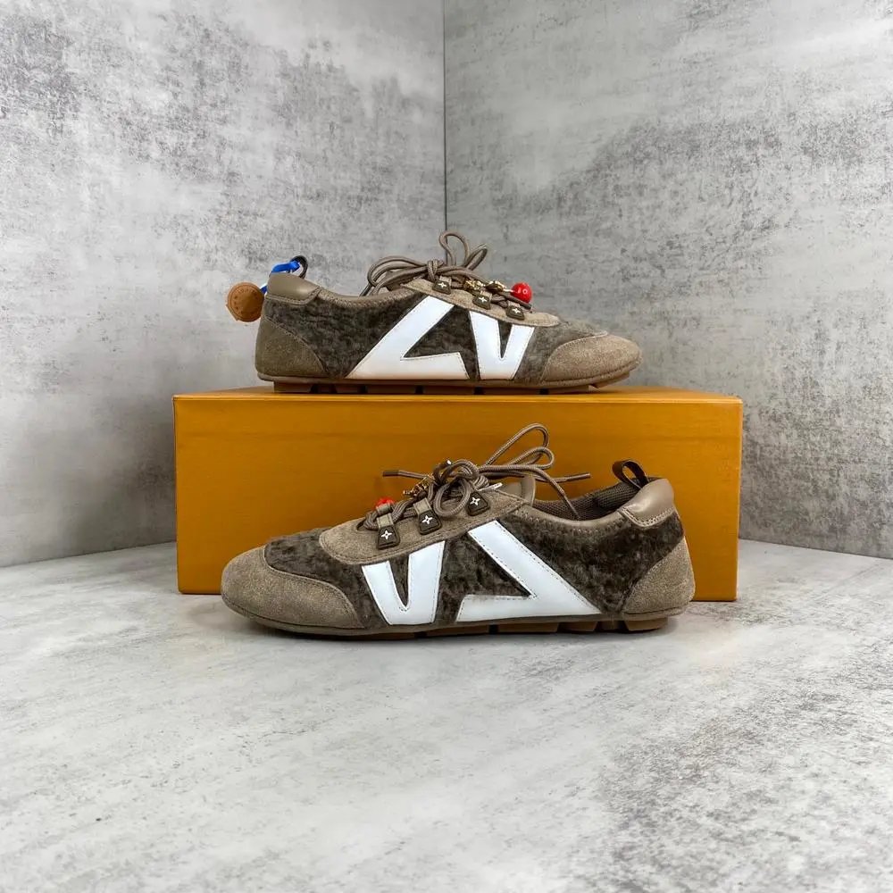 Louis Vuitton Sneakers Low-Top LV Logo image 7