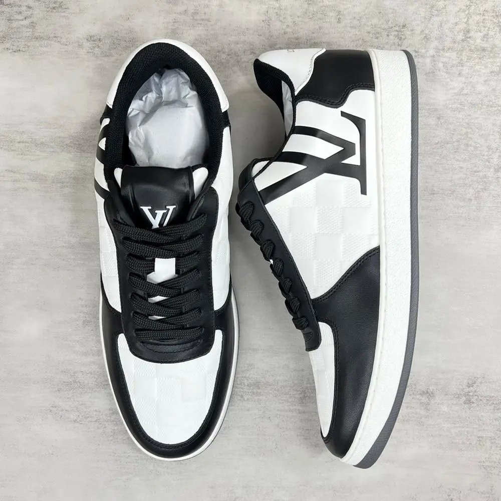 Louis Vuitton Sneakers Low-top lace-up with LV monogram panels — Style 6