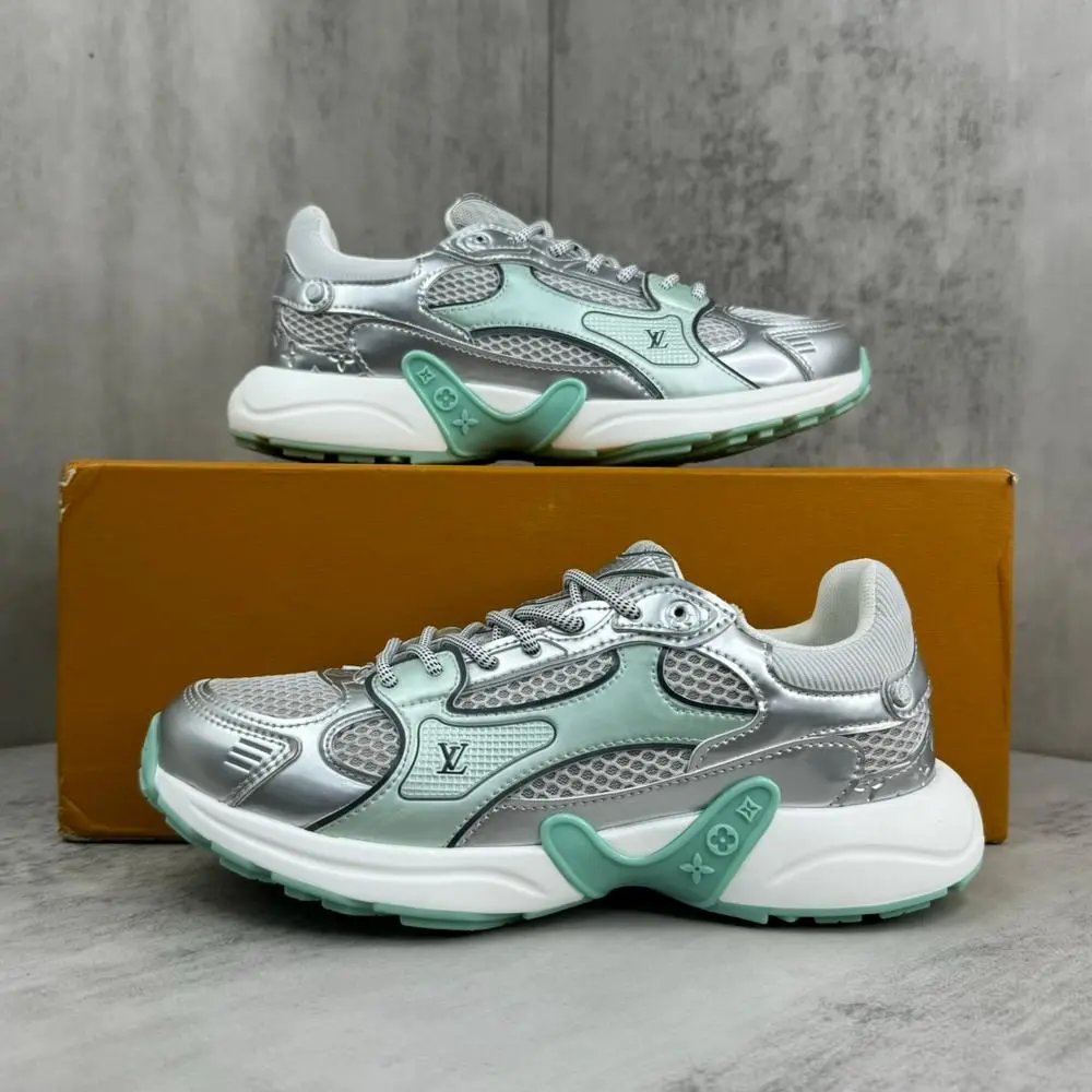 Louis Vuitton Sneakers Chunky mesh with monogram panels — Style 8
