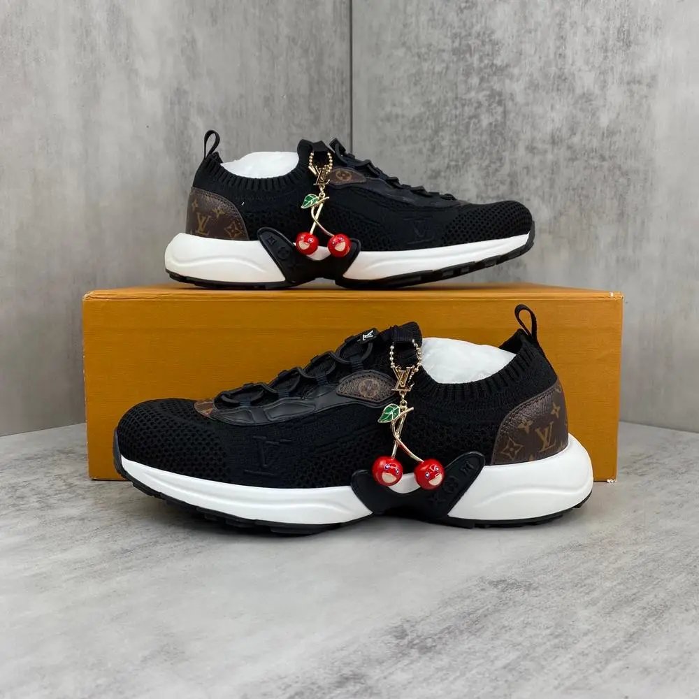 Louis Vuitton Sneakers Chunky mesh with monogram panels image 2