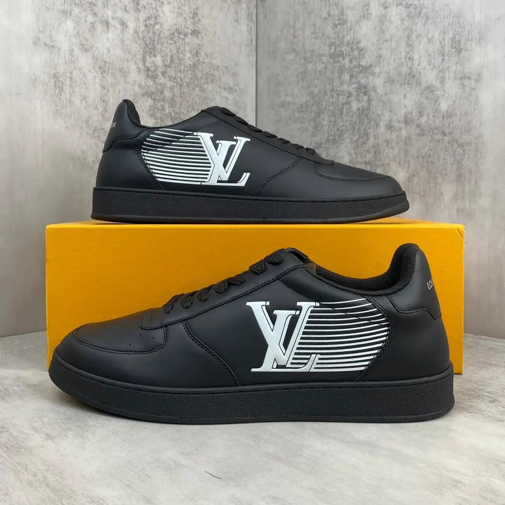 Louis Vuitton Sneakers Low-top lace-up with LV Monogram side logo — Style 4