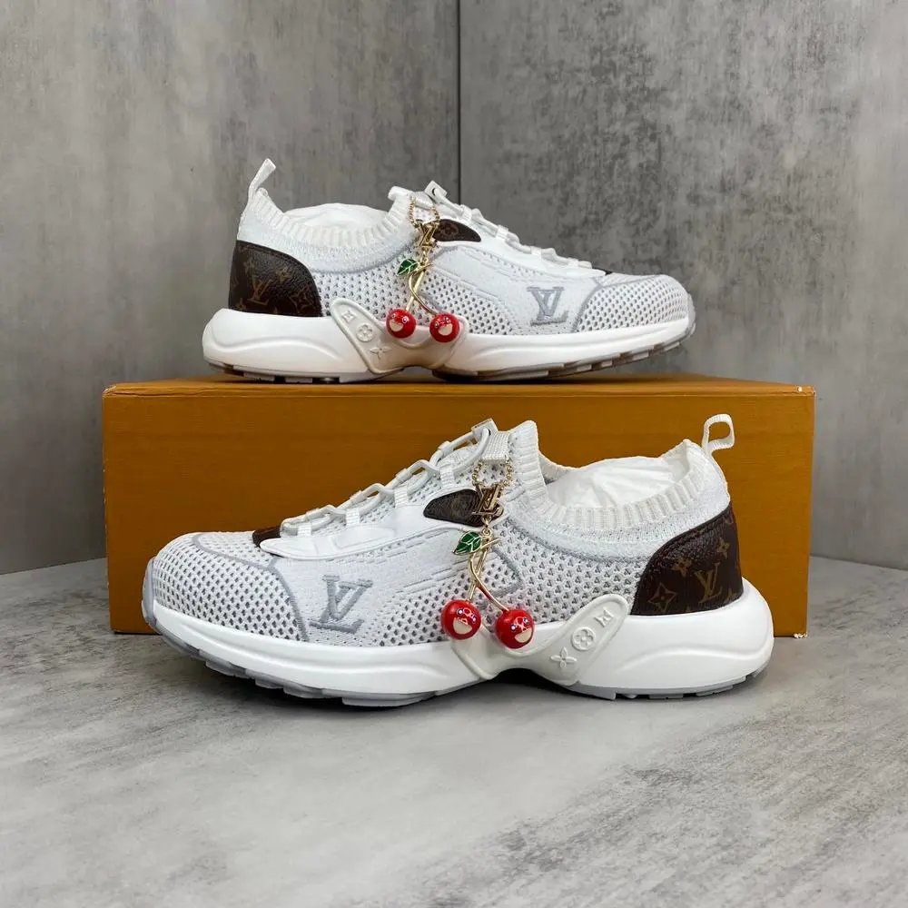 Louis Vuitton Sneakers Chunky mesh with monogram panels image 6
