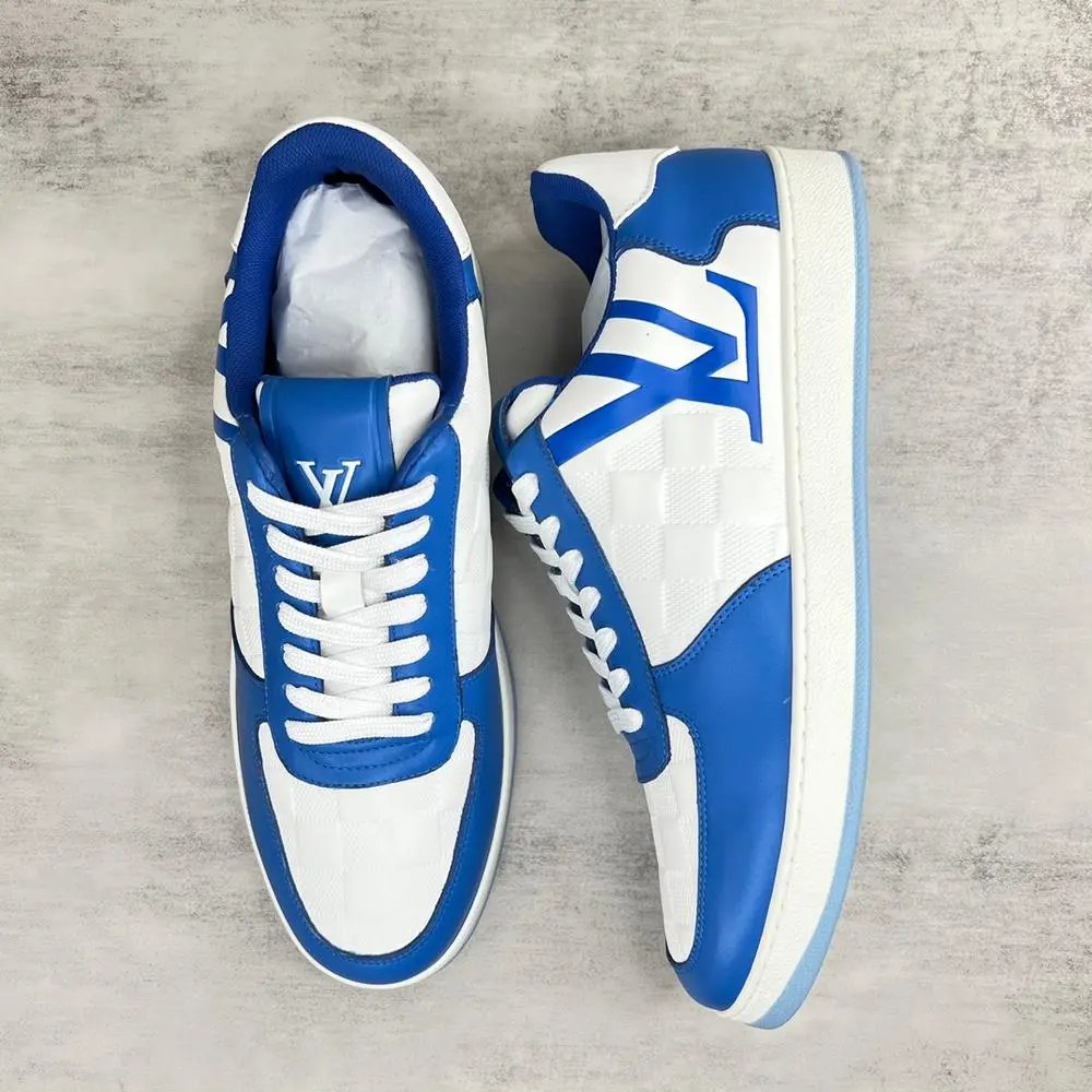 Louis Vuitton Sneakers Low-top lace-up with LV monogram panels — Style 8