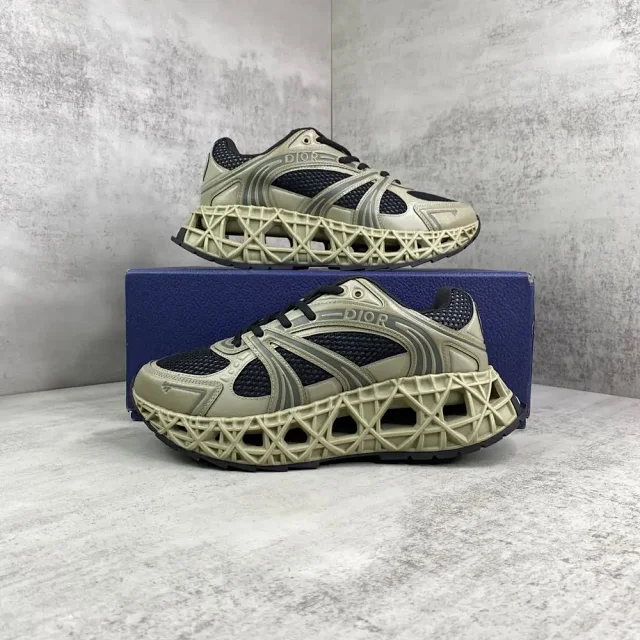 Dior Sneakers Mesh with Lattice Sole product detail image 2