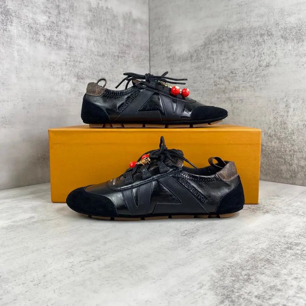 Louis Vuitton Sneakers Low-Top LV Logo — Style 5
