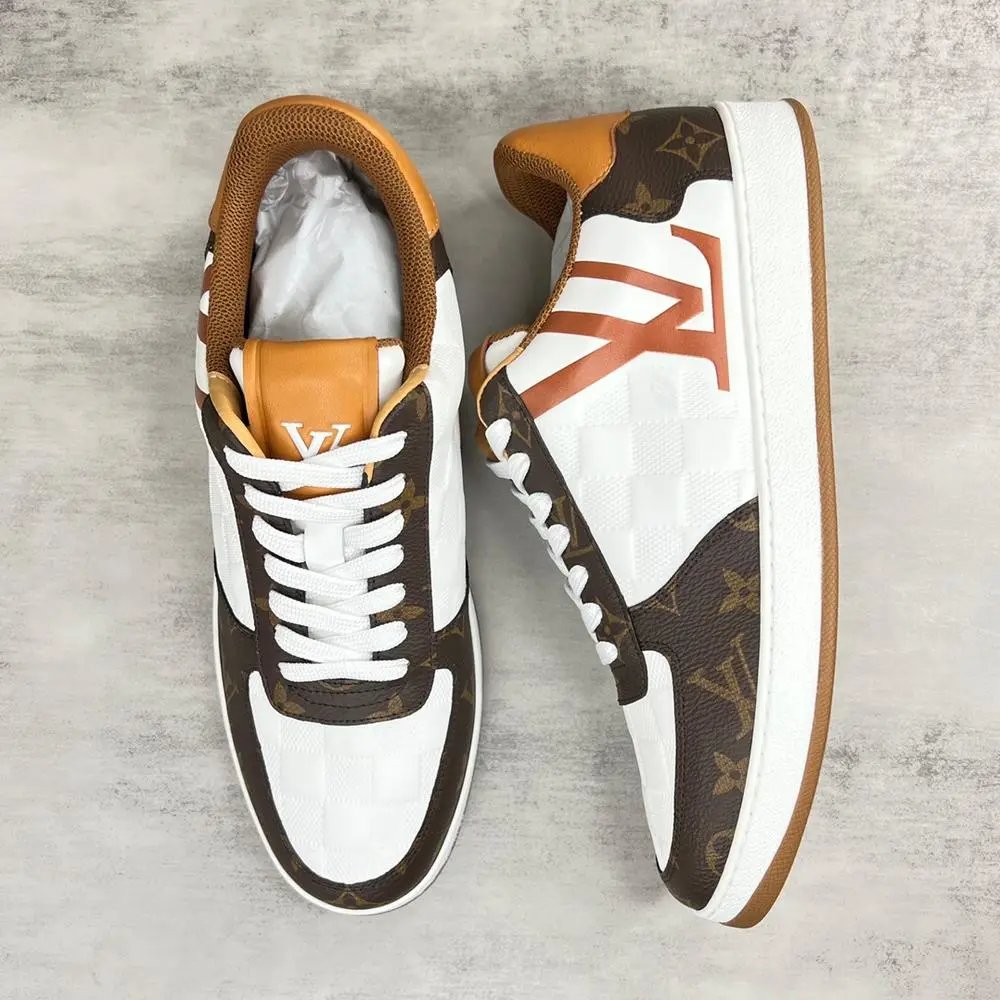 Louis Vuitton Sneakers Low-top lace-up with LV monogram panels — Style 4
