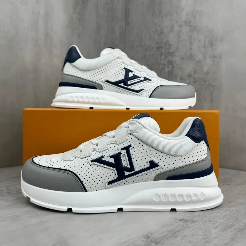 Louis Vuitton Sneakers Low-Top Lace-Up with LV Side Logo — Style 11