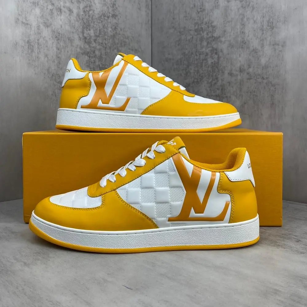 Louis Vuitton Sneakers Low-top lace-up with LV monogram panels — Style 3
