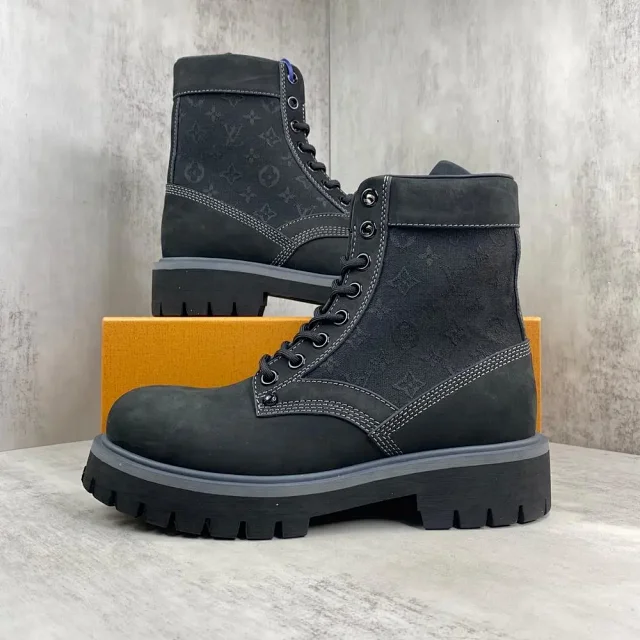 Louis Vuitton Boots Monogram lug-sole combat and Chelsea product detail image 2
