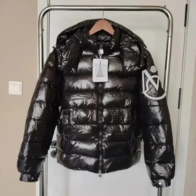 Moncler Down Jackets Puffer Jacket product detail image 1