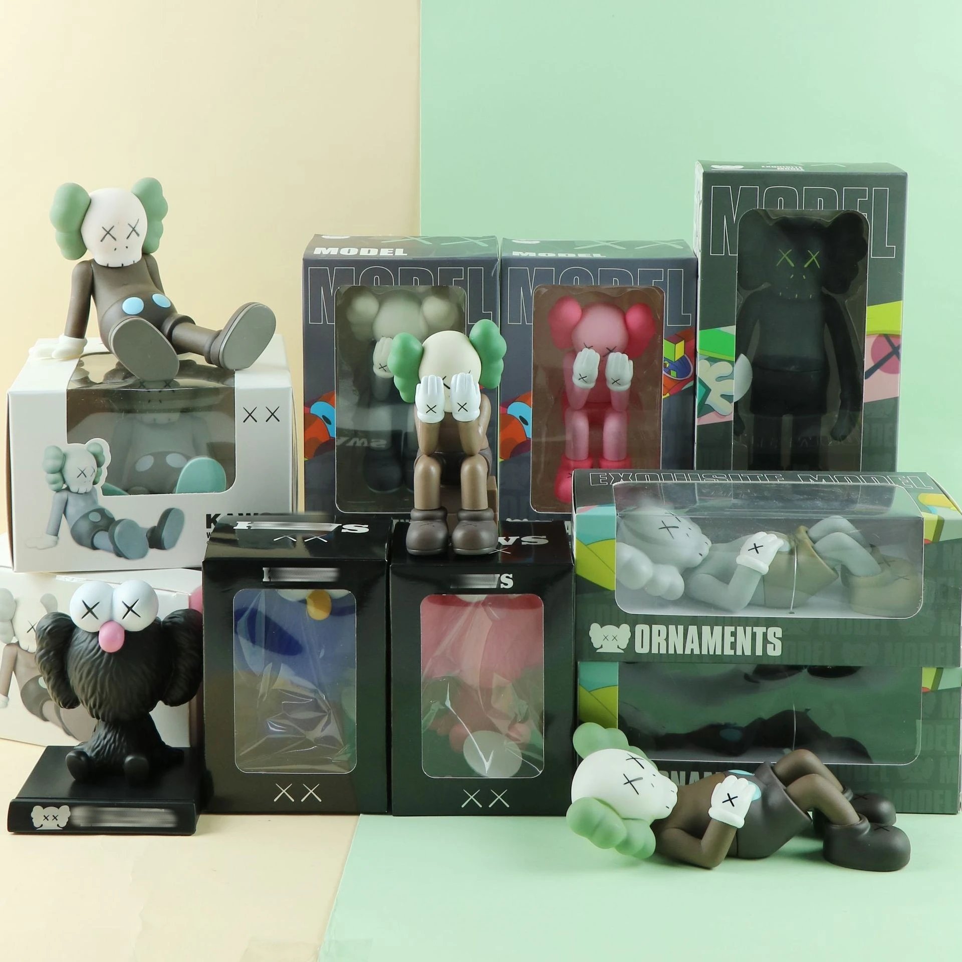 KAWS Companion Figurines - 000529