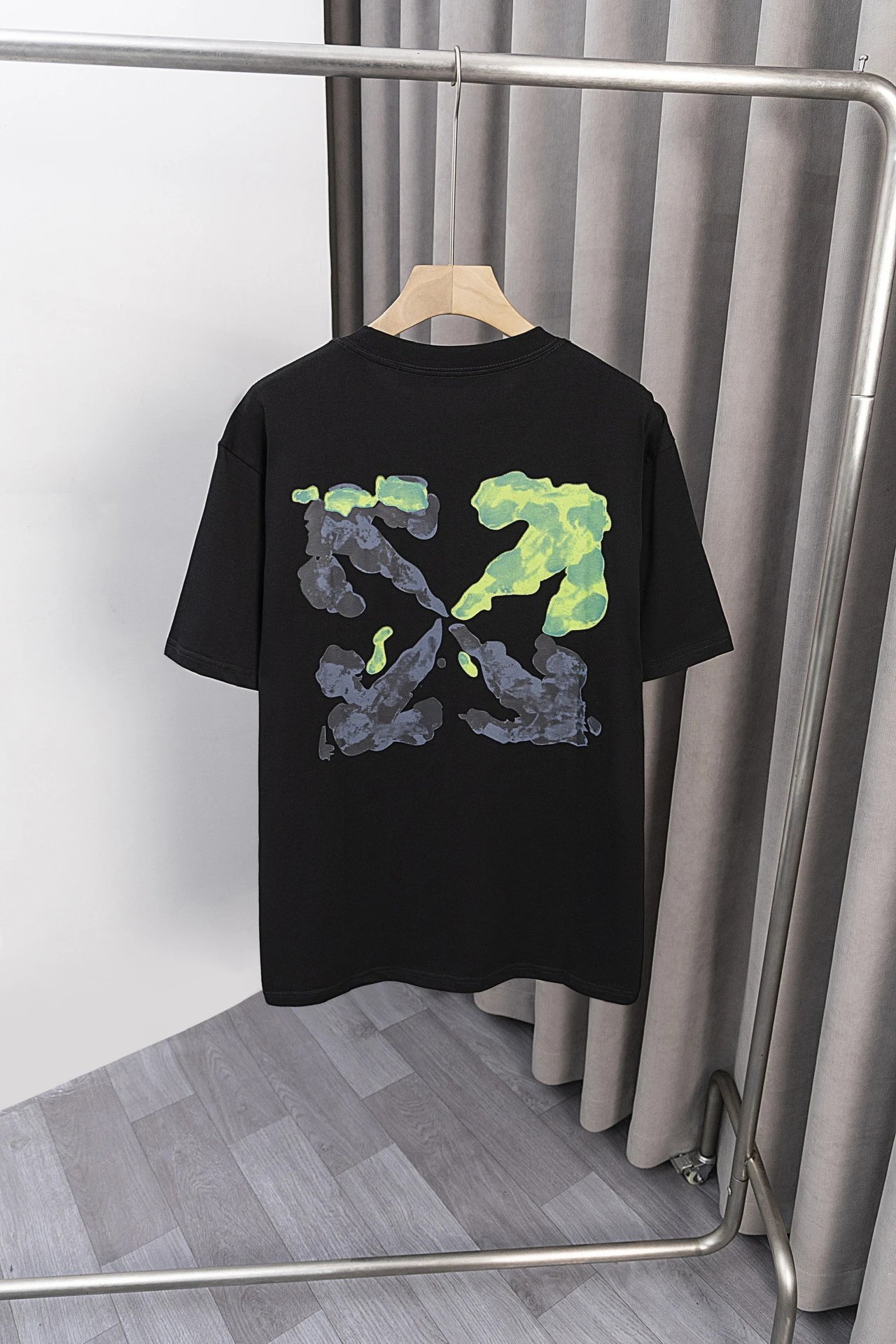 S 032 Black
