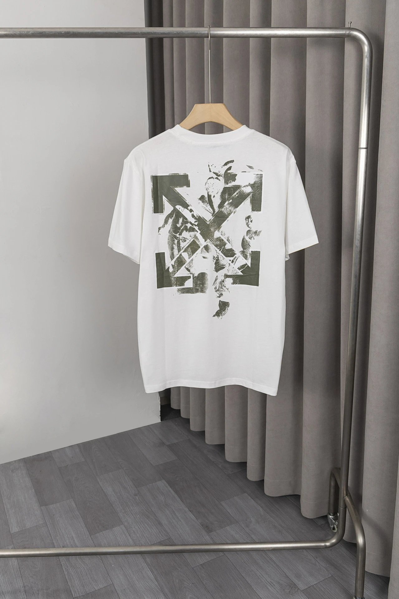 X 052 white