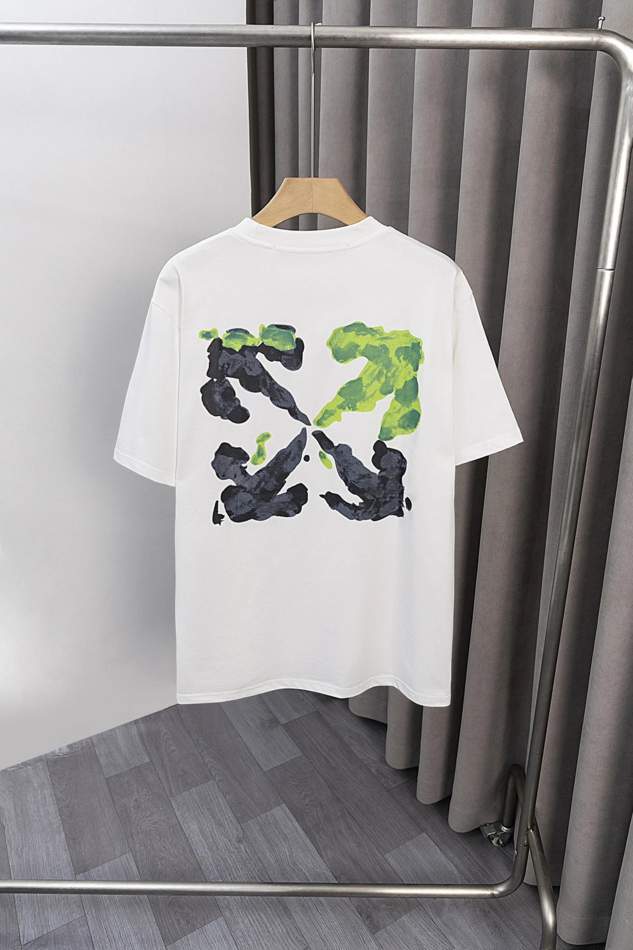S 032 white