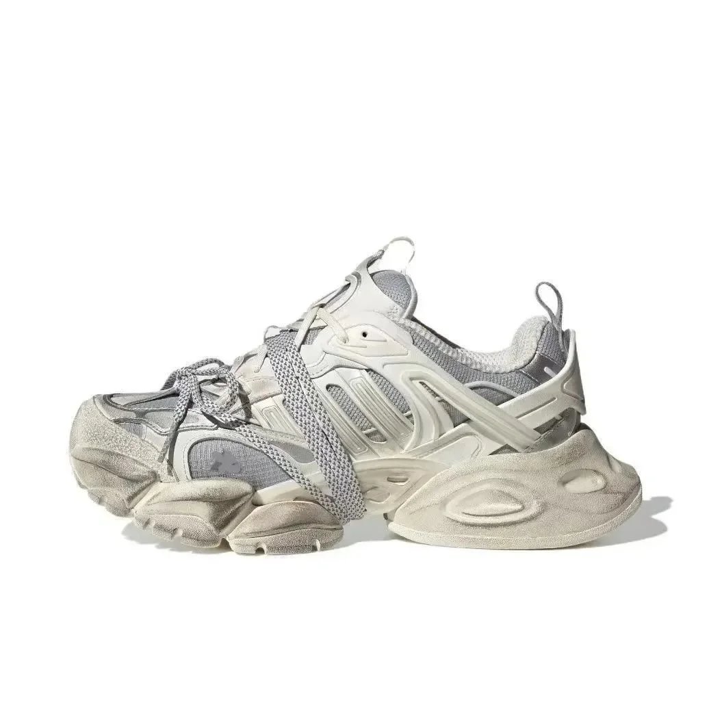 Adidas Sneakers Low-top chunky with three-stripe side panels — 33