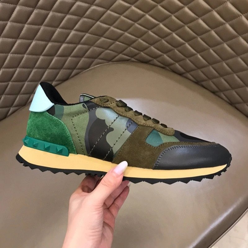 Unbranded Sneakers Low-Top Star-Patterned with Studded Heel Trim — Green